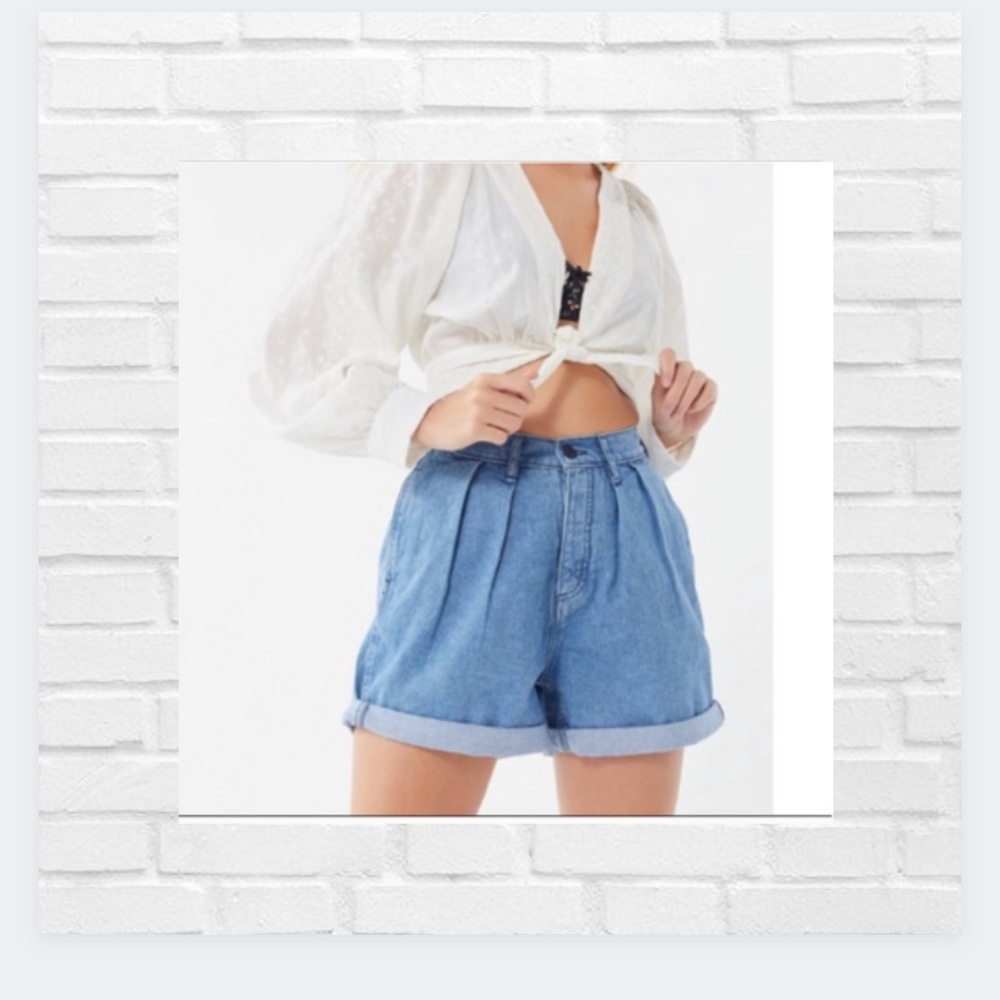 Urban outfitters high waisted mom shorts!